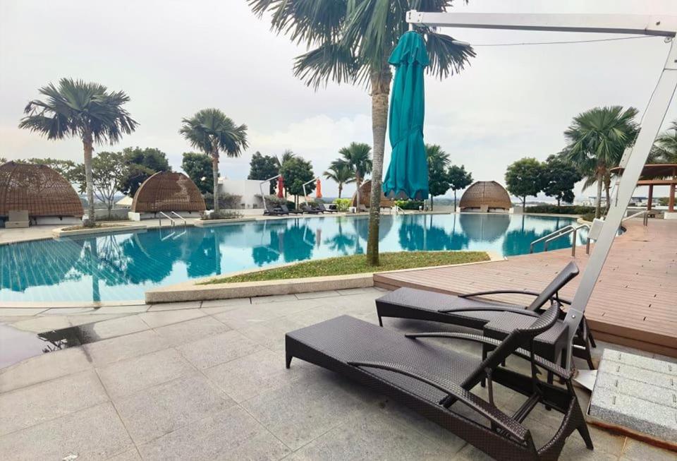 1519 Almas Suites Seaview Sunrise Netflix By Stay Nusajaya  Exterior photo