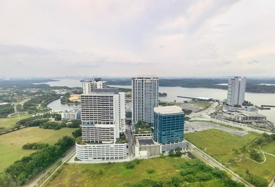 1519 Almas Suites Seaview Sunrise Netflix By Stay Nusajaya  Exterior photo