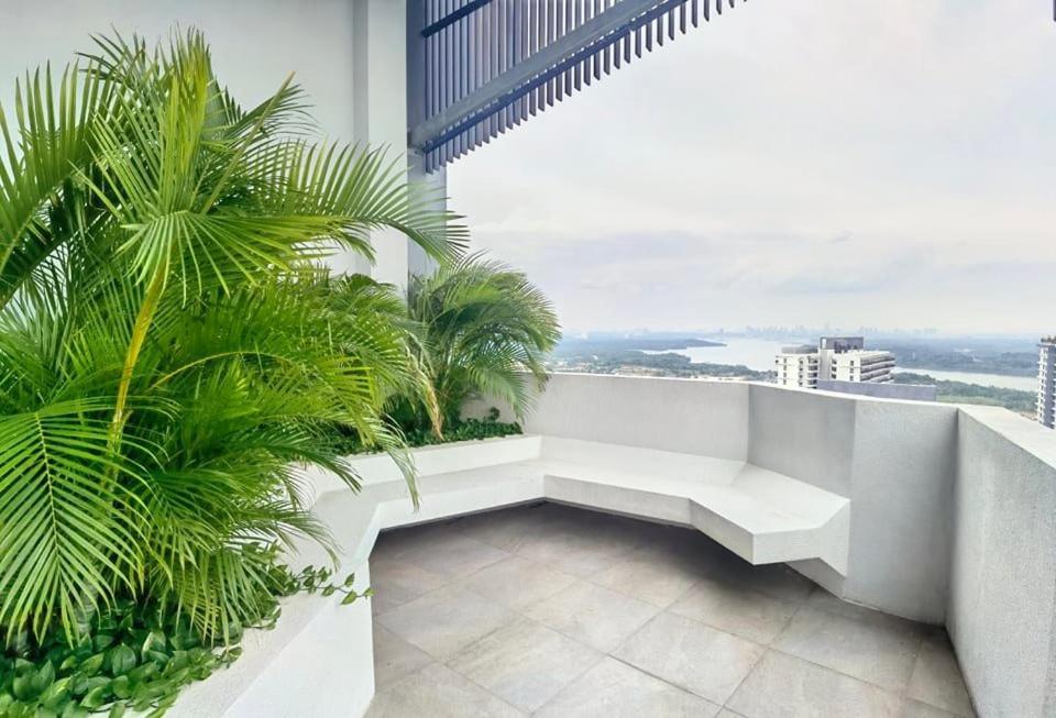 1519 Almas Suites Seaview Sunrise Netflix By Stay Nusajaya  Exterior photo