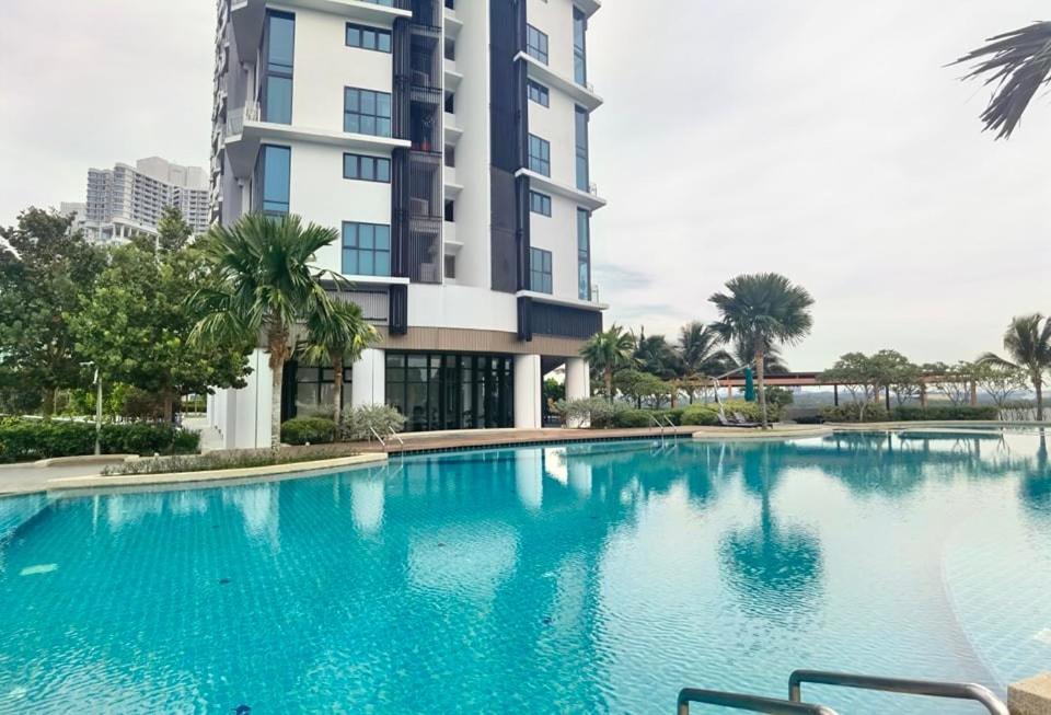 1519 Almas Suites Seaview Sunrise Netflix By Stay Nusajaya  Exterior photo